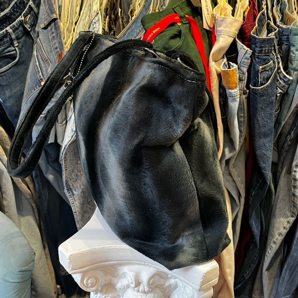 Mena New York - Picture 2 of 4